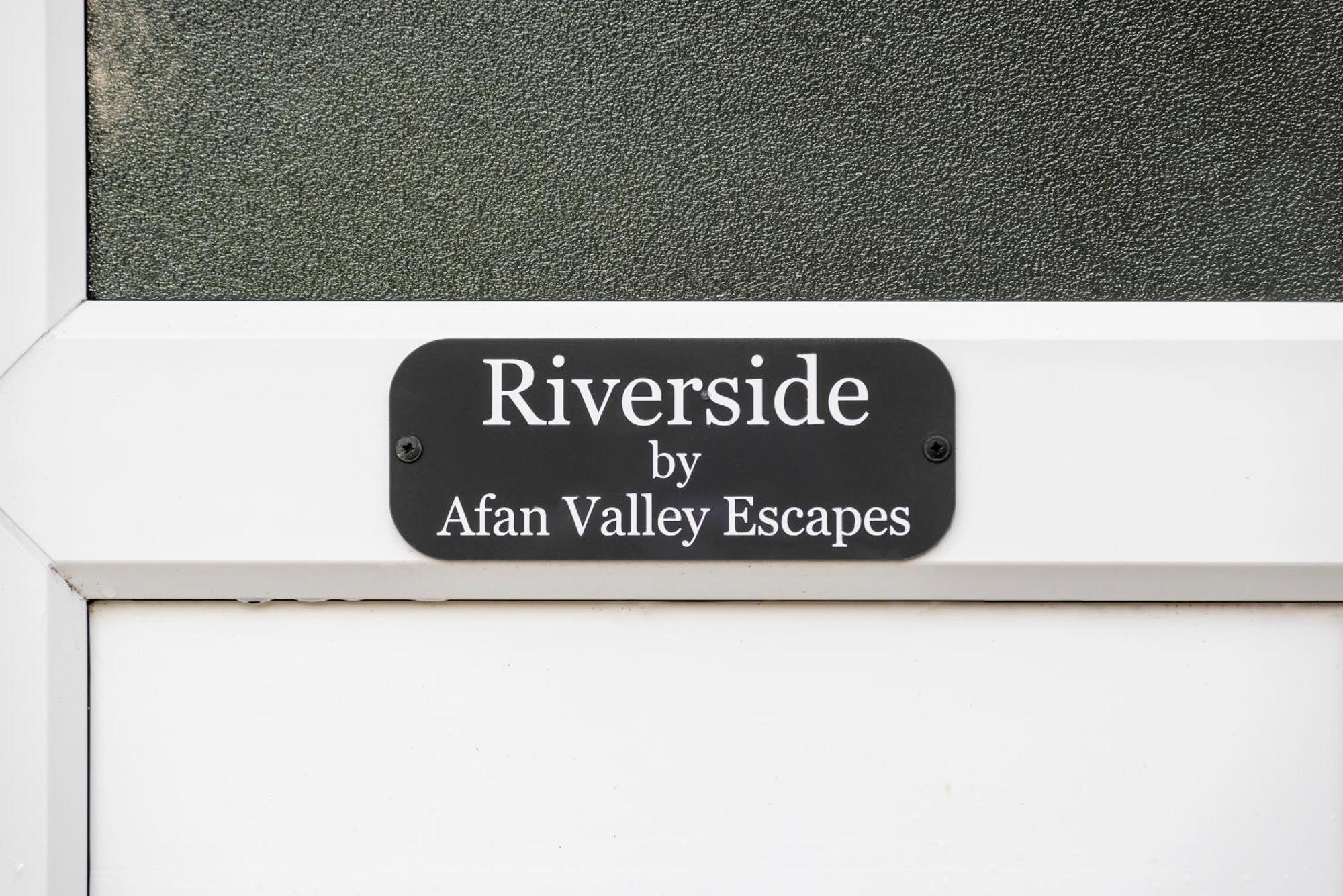 Riverside Great House In The Afan Forest Bike Park By Staystaycations Glyncorrwg Kültér fotó