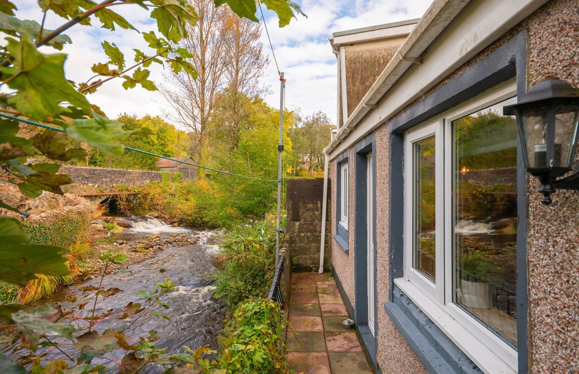 Riverside Great House In The Afan Forest Bike Park By Staystaycations Glyncorrwg Kültér fotó