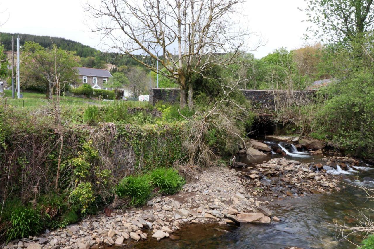 Riverside Great House In The Afan Forest Bike Park By Staystaycations Glyncorrwg Kültér fotó
